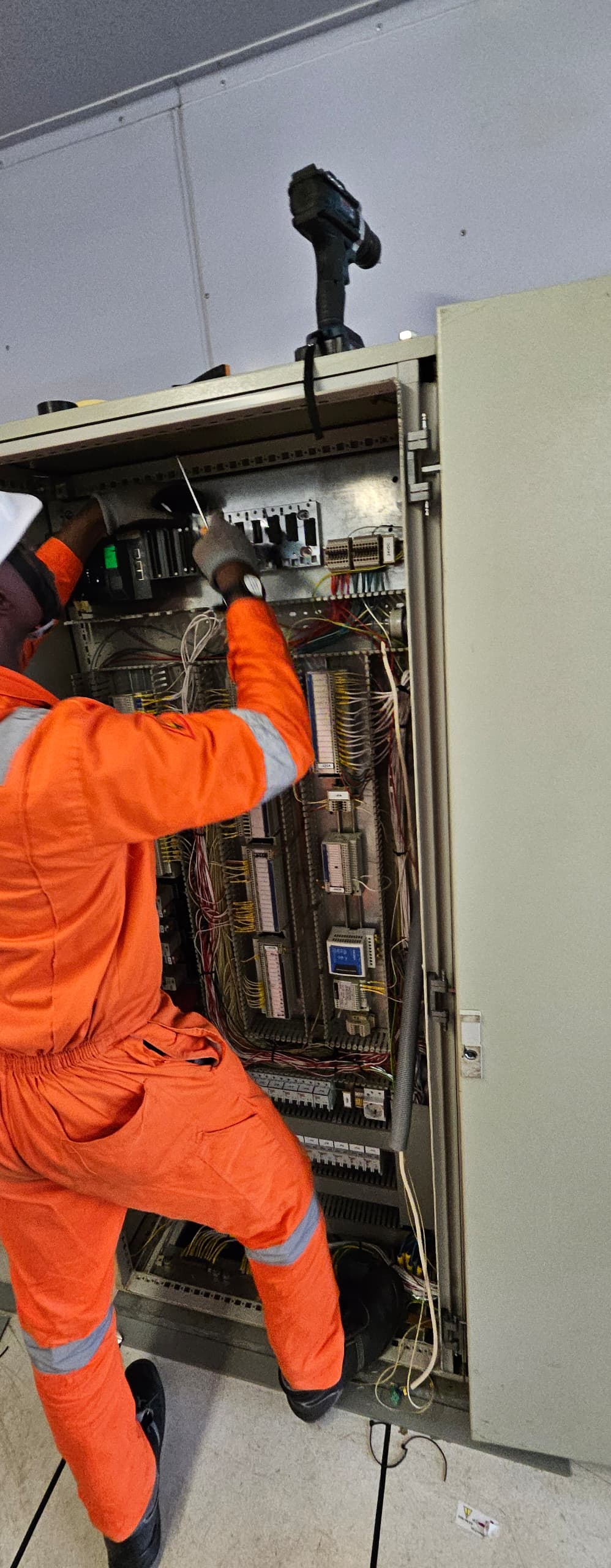 The Role of Technology in Improving Safety and Efficiency in the Oil and Gas Industry